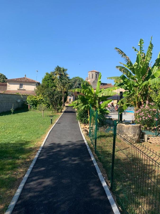 Jardin D'Arcy - Chambres D'Hotes Avec Piscine Et Spa Bois Exterior photo