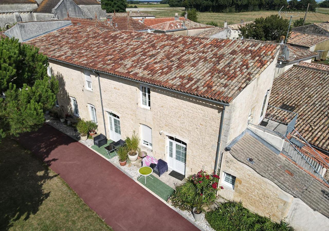 Jardin D'Arcy - Chambres D'Hotes Avec Piscine Et Spa Bois Exterior photo
