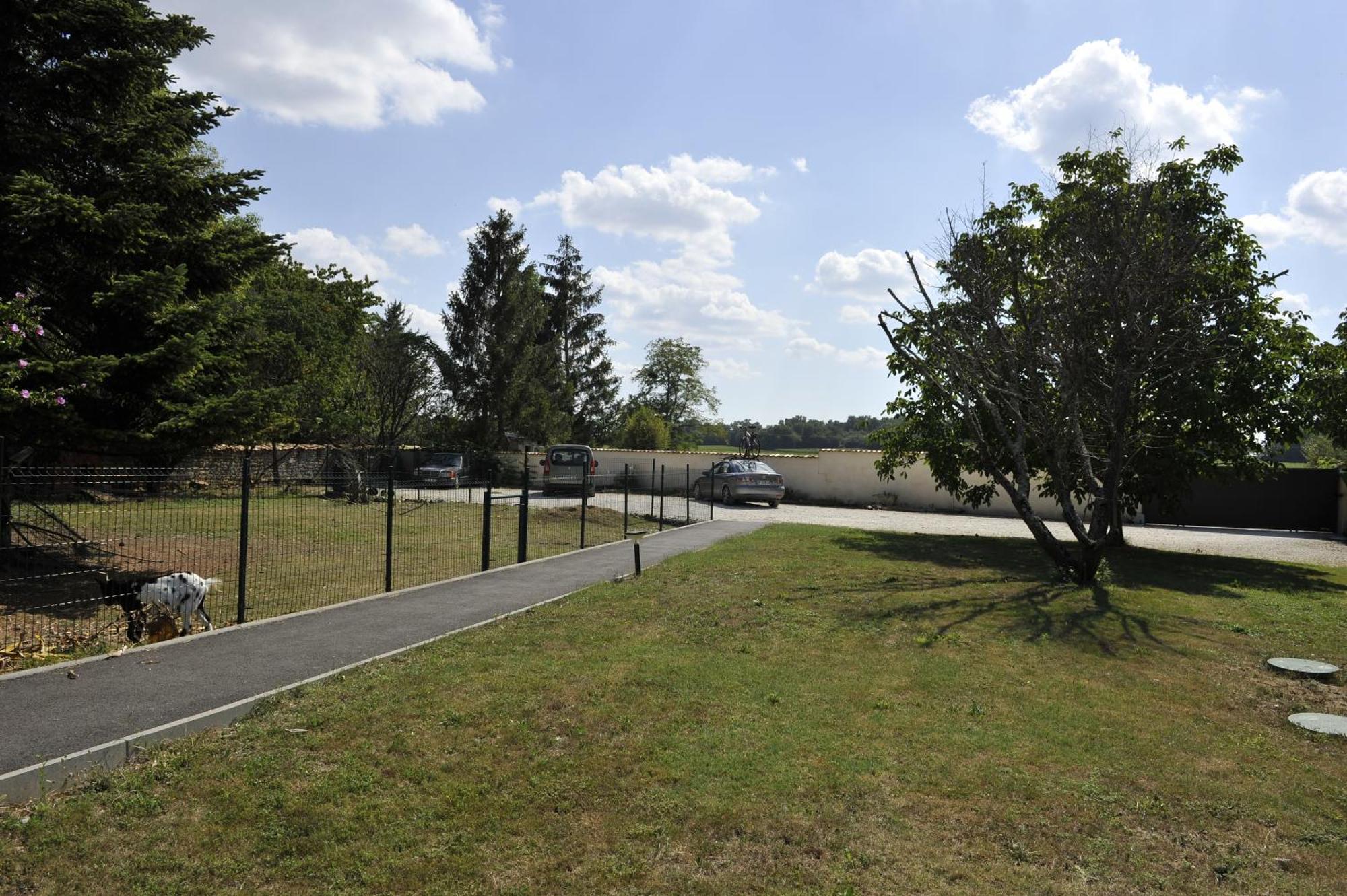Jardin D'Arcy - Chambres D'Hotes Avec Piscine Et Spa Bois Exterior photo