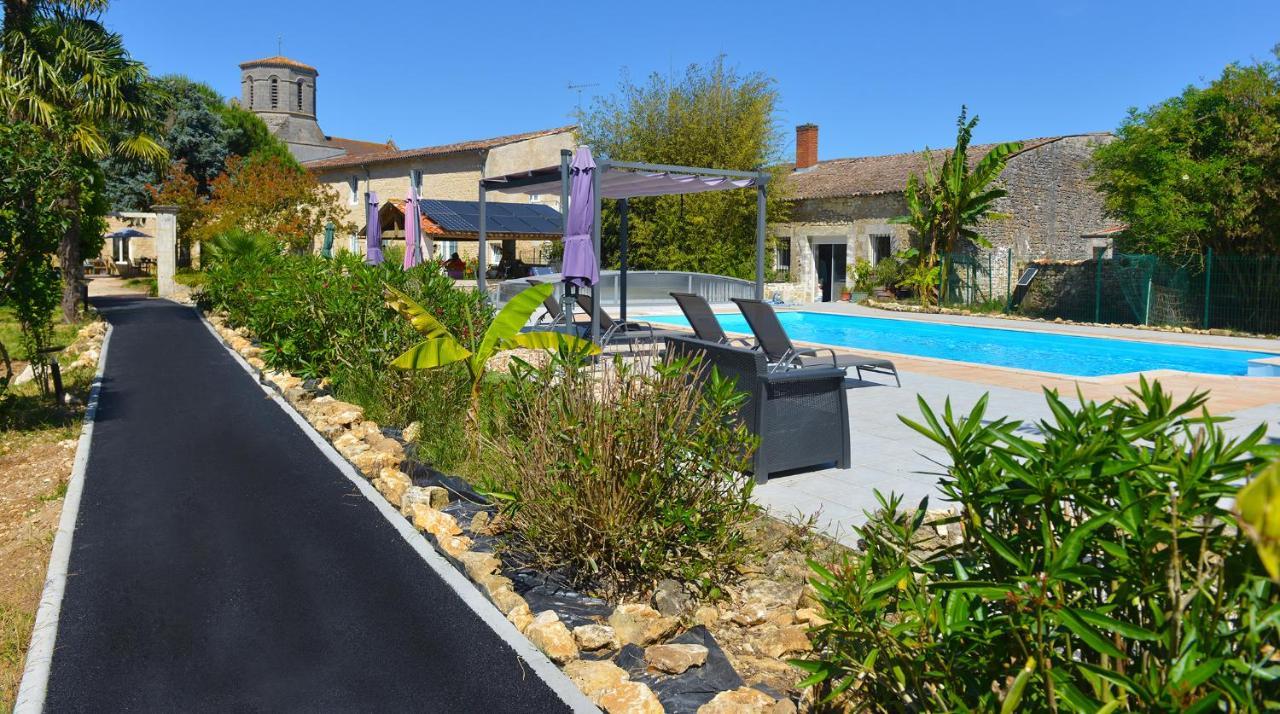Jardin D'Arcy - Chambres D'Hotes Avec Piscine Et Spa Bois Exterior photo